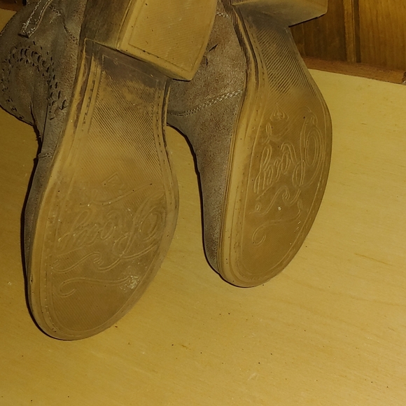 Distressed roxy booties - Picture 3 of 4